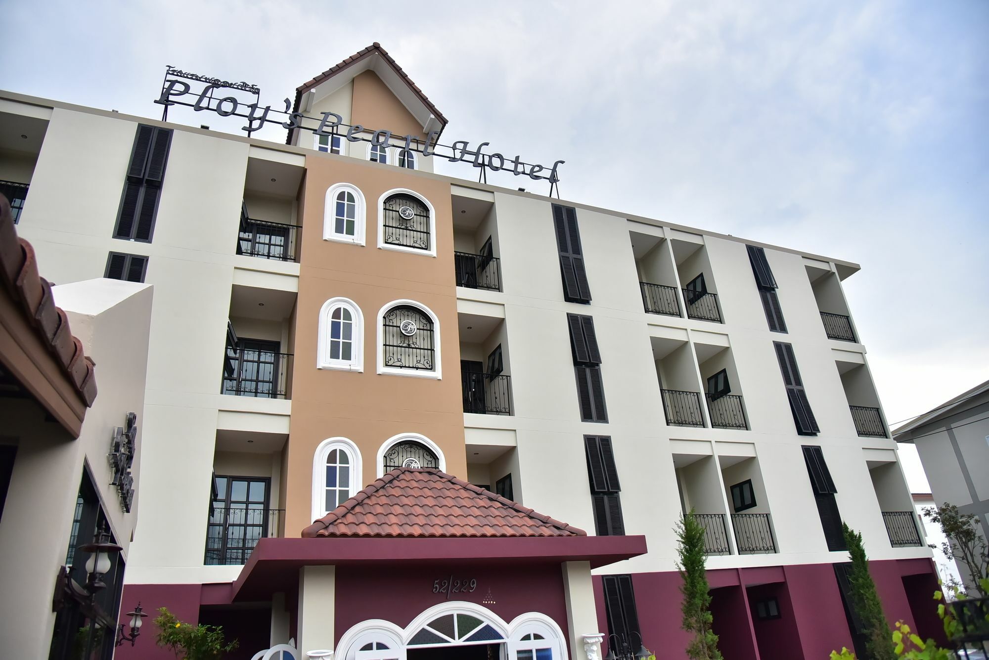 Ploy'S Pearl Hotel Surat Thani Exterior photo